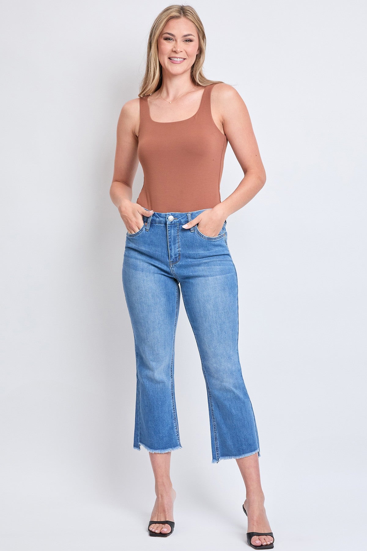 Women's Curvy Fit High Rise Hi -Low Frayed Hem Jean