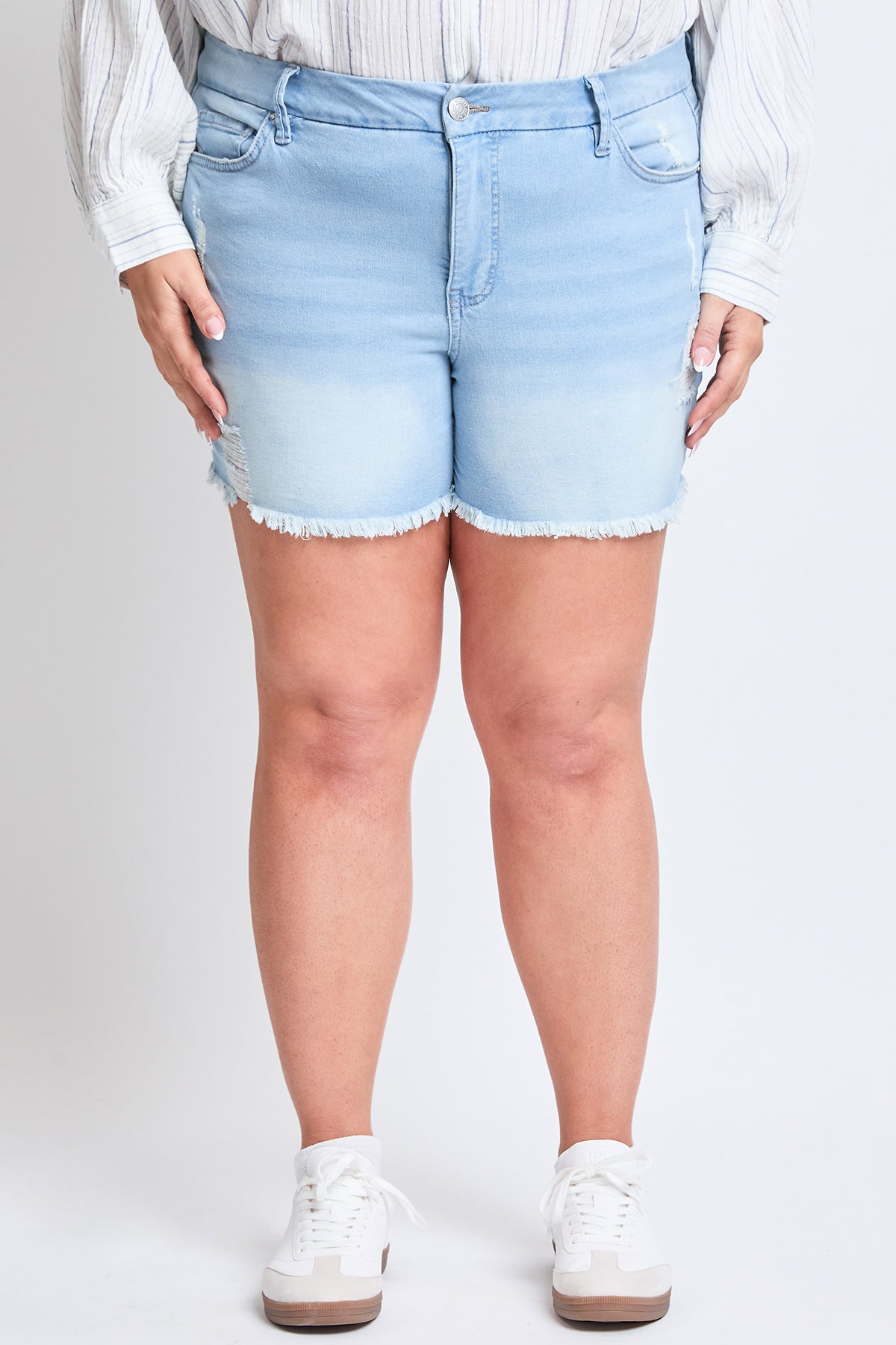 Women´s Plus Curvy High-Rise Frayed Hem Shorts