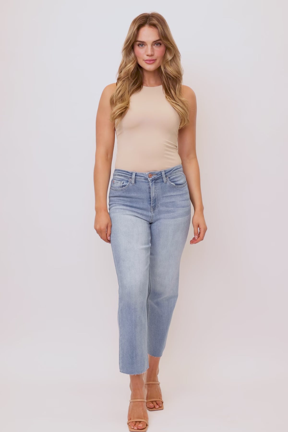 Women's Cropped Straight Leg Jeans