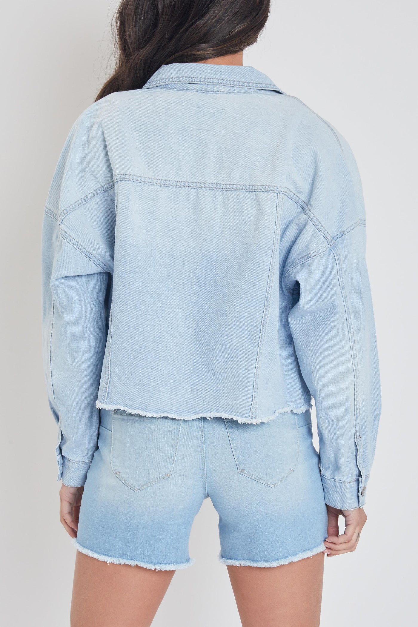 Junior Cropped Denim Jacket With Raw Hem J108076