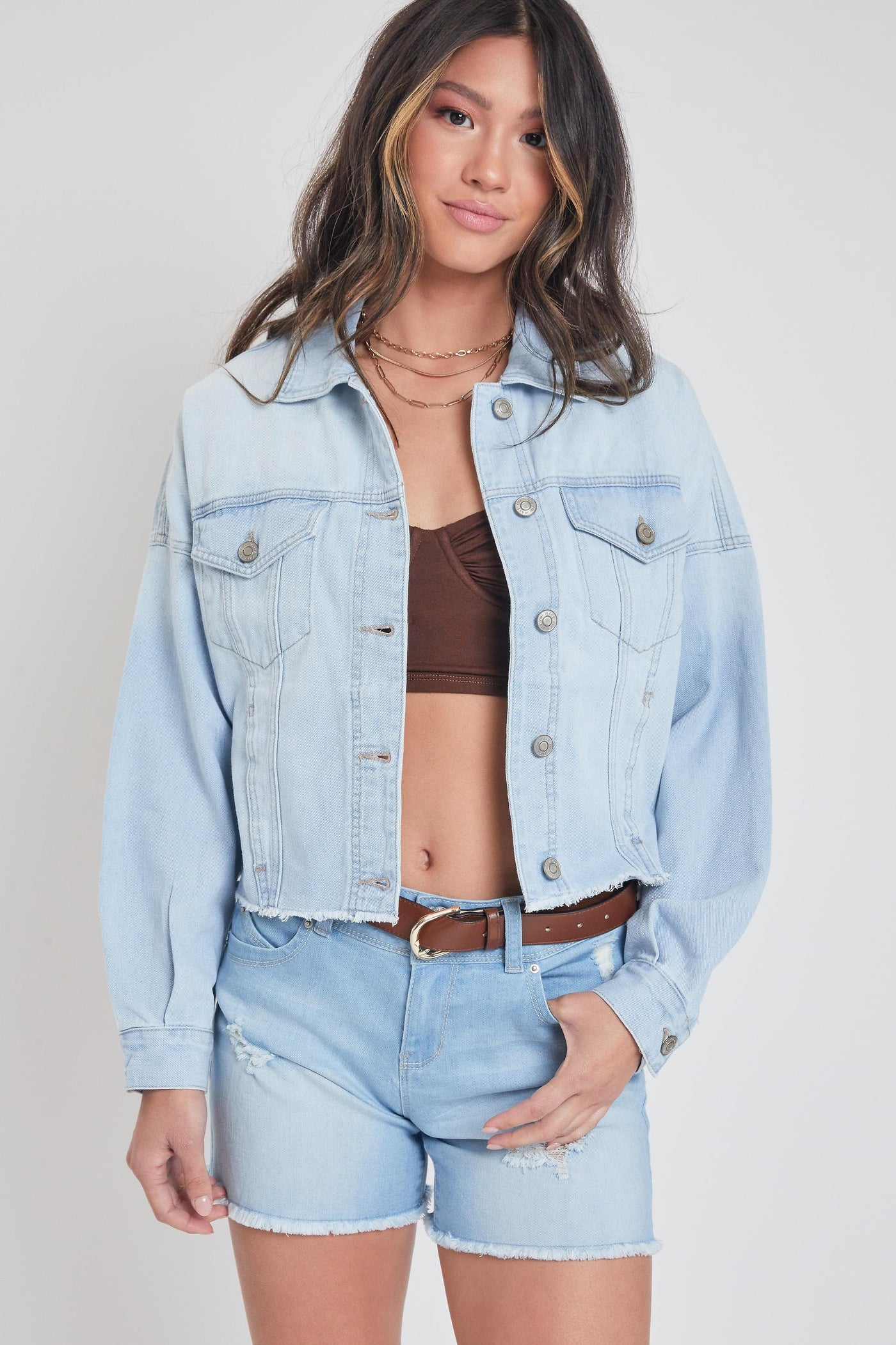 Junior Cropped Denim Jacket With Raw Hem J108076