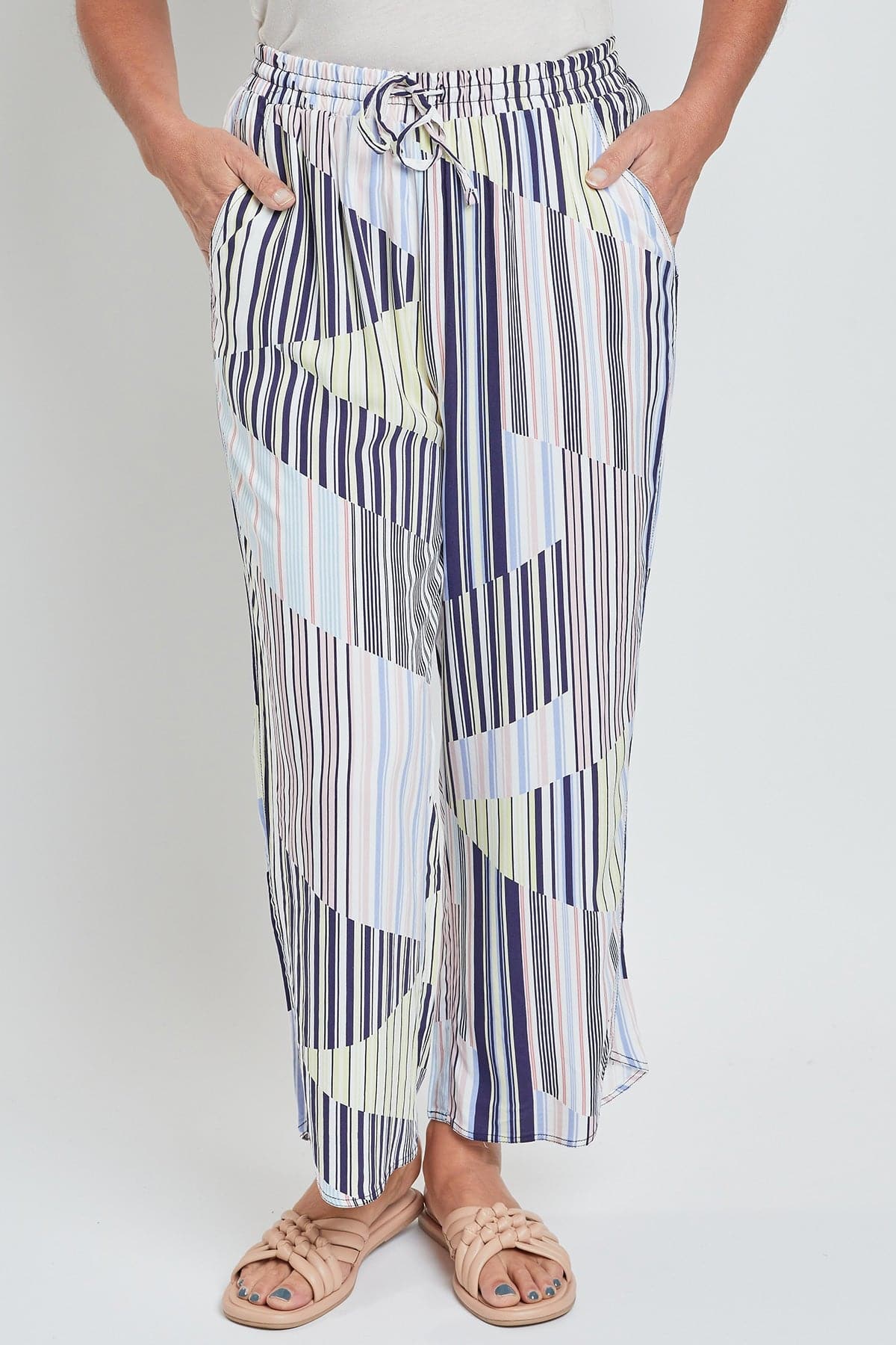 Women's Pull-On Stove Pipe Pant With Tulip Hem Detail