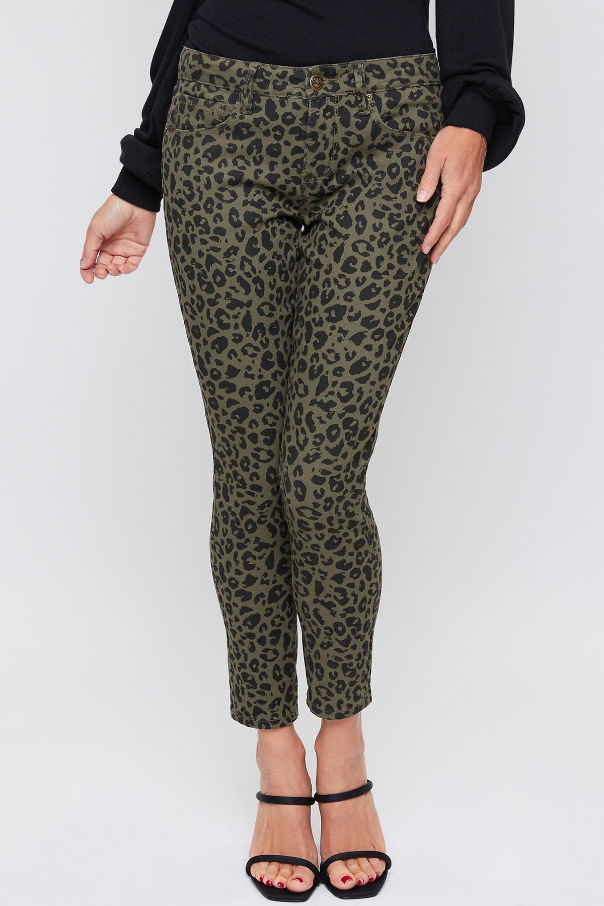 Women's Mid Rise Animal Print Ankle Jean