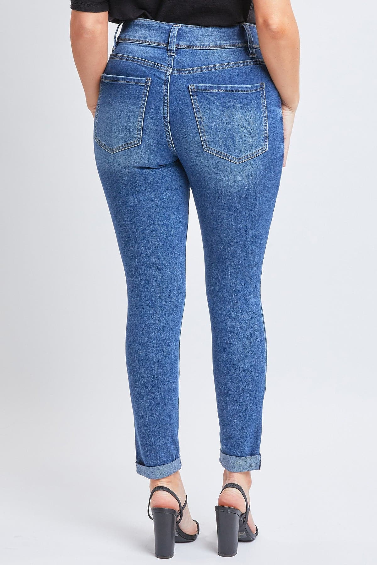 Women's Essential 2-Button Roll Cuff Ankle Jeans